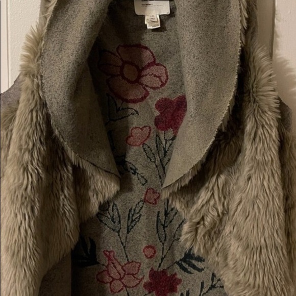 Dylan Los Angeles Faux fur vest - Picture 10 of 10